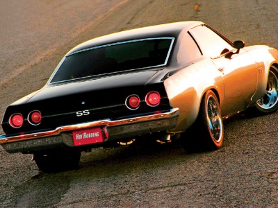 0605phr_11_z+tony_lloyd_1973_chevy_chevelle+rear_view.jpg